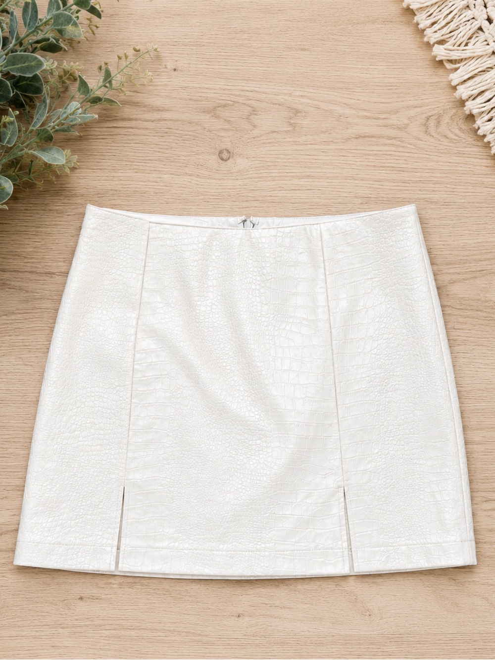 ALYA White Croc Embossed Faux Leather Mini Skirt Size Small